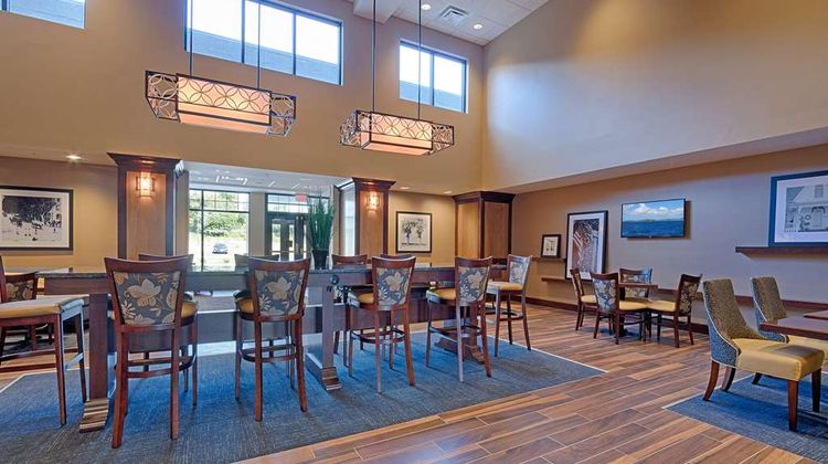 Hampton Inn & Suites Cazenovia Lobby