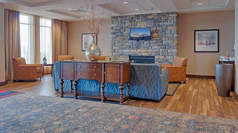 <b>Hampton Inn & Suites Cazenovia Lobby</b>. Images powered by <a href="https://iceportal.shijigroup.com/" title="IcePortal" target="_blank">IcePortal</a>.