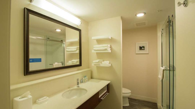 <b>Hampton Inn & Suites Cazenovia Room</b>. Images powered by <a href="https://iceportal.shijigroup.com/" title="IcePortal" target="_blank">IcePortal</a>.
