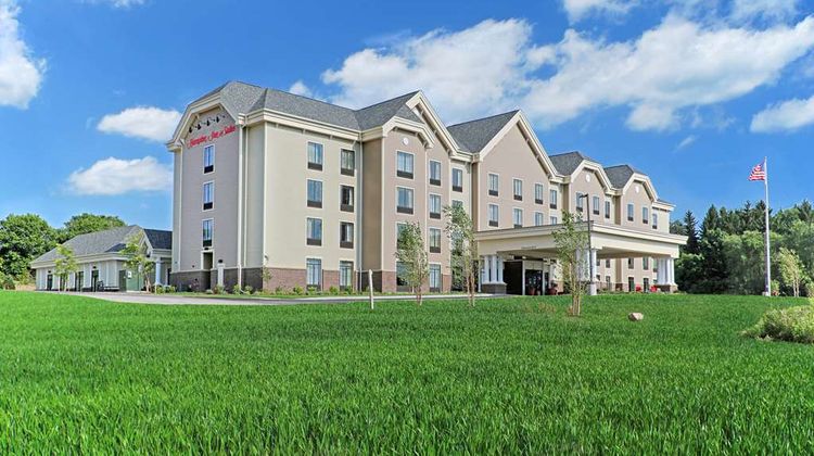 Hampton Inn & Suites Cazenovia Exterior