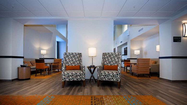 <b>Hampton Inn & Suites Truro Lobby</b>. Images powered by <a href="https://iceportal.shijigroup.com/" title="IcePortal" target="_blank">IcePortal</a>.