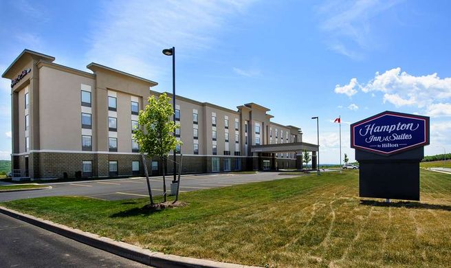 Hampton Inn & Suites Truro Exterior