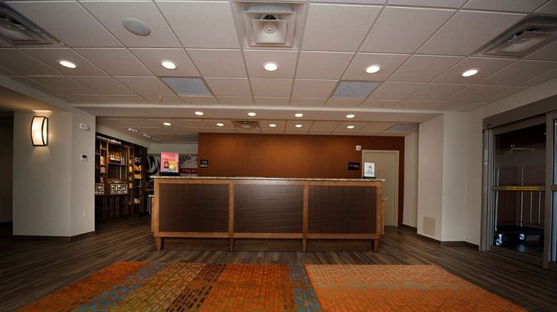 <b>Hampton Inn & Suites Truro Lobby</b>. Images powered by <a href="https://iceportal.shijigroup.com/" title="IcePortal" target="_blank">IcePortal</a>.
