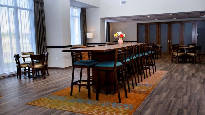 <b>Hampton Inn & Suites Truro Restaurant</b>. Images powered by <a href="https://iceportal.shijigroup.com/" title="IcePortal" target="_blank">IcePortal</a>.