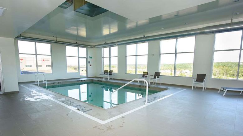 <b>Hampton Inn & Suites Truro Pool</b>. Images powered by <a href="https://iceportal.shijigroup.com/" title="IcePortal" target="_blank">IcePortal</a>.