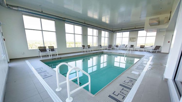 Hampton Inn & Suites Truro Pool