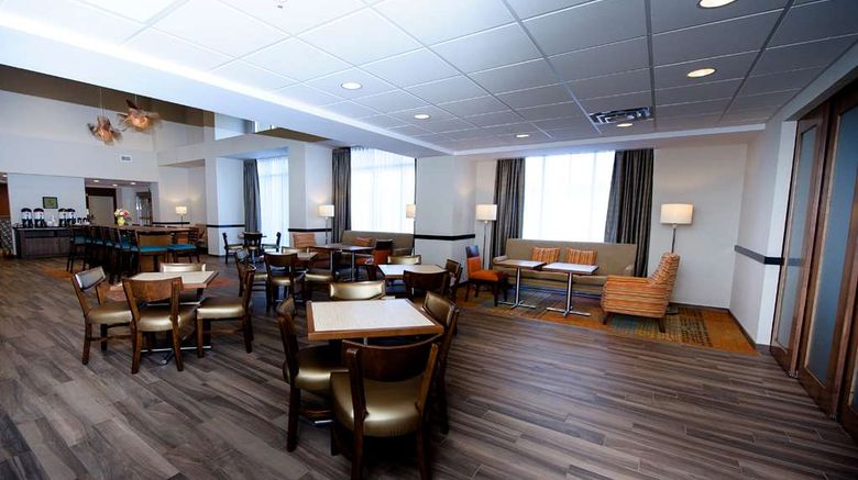 <b>Hampton Inn & Suites Truro Restaurant</b>. Images powered by <a href="https://iceportal.shijigroup.com/" title="IcePortal" target="_blank">IcePortal</a>.