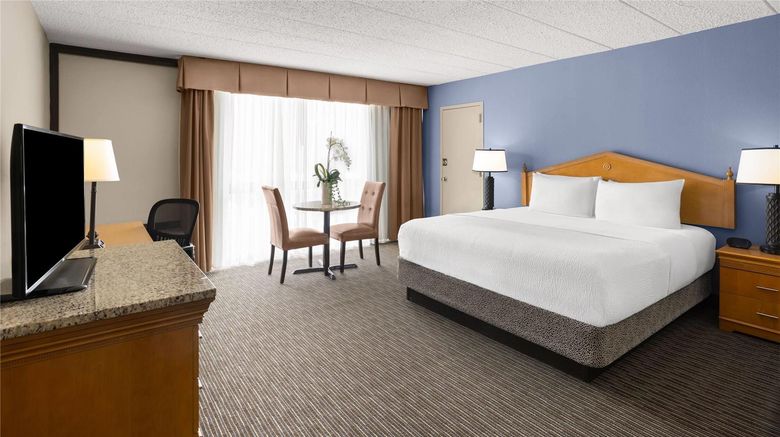 <b>Days Hotel Toms River Jersey Shore Suite</b>. Images powered by <a href="https://iceportal.shijigroup.com/" title="IcePortal" target="_blank">IcePortal</a>.