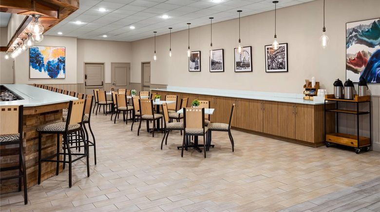 <b>Days Hotel Toms River Jersey Shore Restaurant</b>. Images powered by <a href="https://iceportal.shijigroup.com/" title="IcePortal" target="_blank">IcePortal</a>.