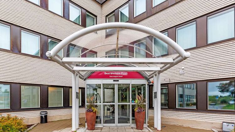 Best Western Plus Park Airport Hotel Exterior