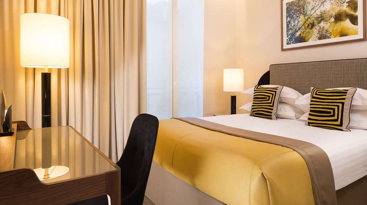 Le Tsuba Hotel Room