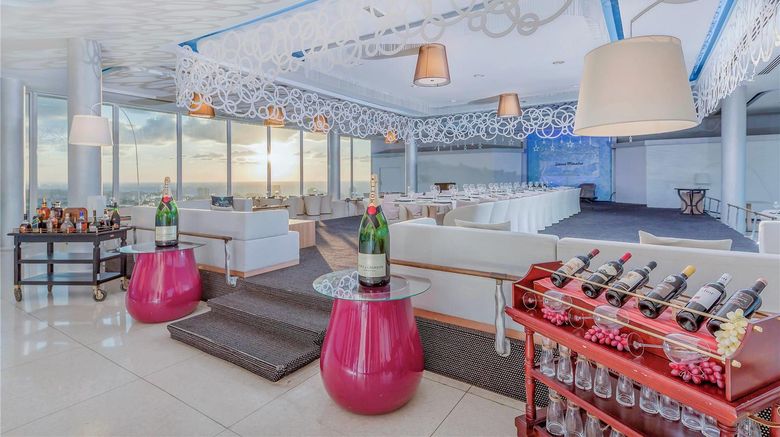 <b>Tryp Habana Libre Restaurant</b>. Images powered by <a href="https://iceportal.shijigroup.com/" title="IcePortal" target="_blank">IcePortal</a>.