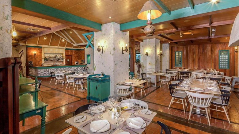 <b>Tryp Habana Libre Restaurant</b>. Images powered by <a href="https://iceportal.shijigroup.com/" title="IcePortal" target="_blank">IcePortal</a>.