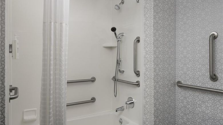 <b>Hampton Inn & Suites Yonkers-Westchester Room</b>. Images powered by <a href="https://iceportal.shijigroup.com/" title="IcePortal" target="_blank">IcePortal</a>.