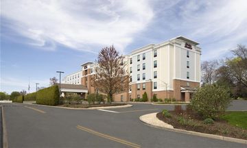 Hampton Inn & Suites Yonkers-Westchester