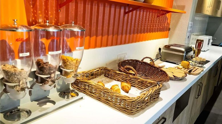 <b>Ibis Budget Marcq En Baroeul Restaurant</b>. Images powered by <a href="https://iceportal.shijigroup.com/" title="IcePortal" target="_blank">IcePortal</a>.
