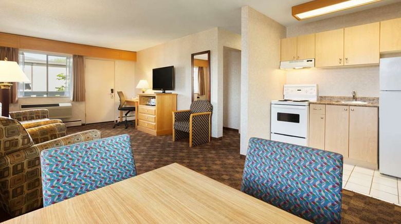 <b>Days Inn Victoria Uptown Suite</b>. Images powered by <a href="https://iceportal.shijigroup.com/" title="IcePortal" target="_blank">IcePortal</a>.