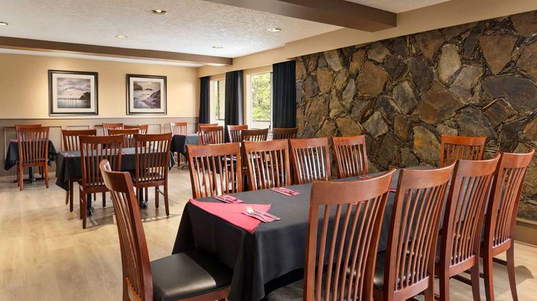 <b>Days Inn Victoria Uptown Restaurant</b>. Images powered by <a href="https://iceportal.shijigroup.com/" title="IcePortal" target="_blank">IcePortal</a>.
