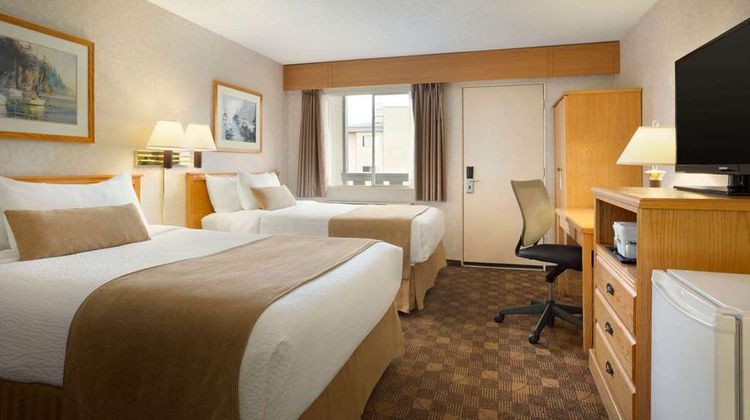 Days Inn Victoria Uptown Room