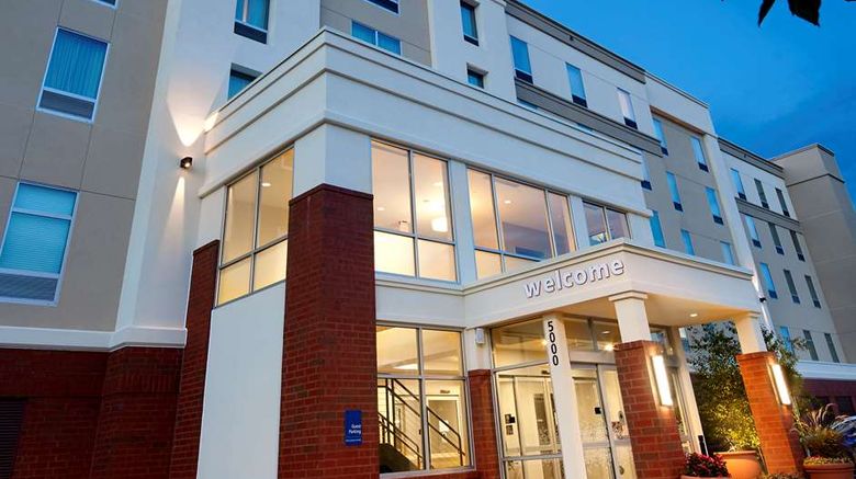 <b>Hampton Inn/Suites Pittsburgh Arpt S Exterior</b>. Images powered by <a href="https://iceportal.shijigroup.com/" title="IcePortal" target="_blank">IcePortal</a>.