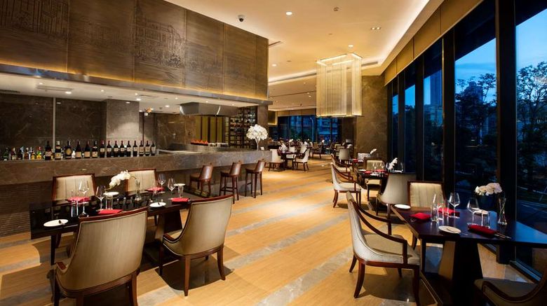 <b>Hilton Wuhan Riverside Restaurant</b>. Images powered by <a href="https://iceportal.shijigroup.com/" title="IcePortal" target="_blank">IcePortal</a>.
