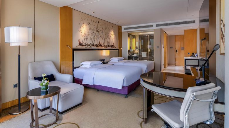 <b>Hilton Wuhan Riverside Room</b>. Images powered by <a href="https://iceportal.shijigroup.com/" title="IcePortal" target="_blank">IcePortal</a>.