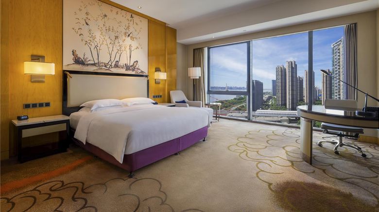 <b>Hilton Wuhan Riverside Room</b>. Images powered by <a href="https://iceportal.shijigroup.com/" title="IcePortal" target="_blank">IcePortal</a>.