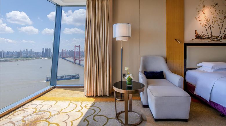 <b>Hilton Wuhan Riverside Room</b>. Images powered by <a href="https://iceportal.shijigroup.com/" title="IcePortal" target="_blank">IcePortal</a>.