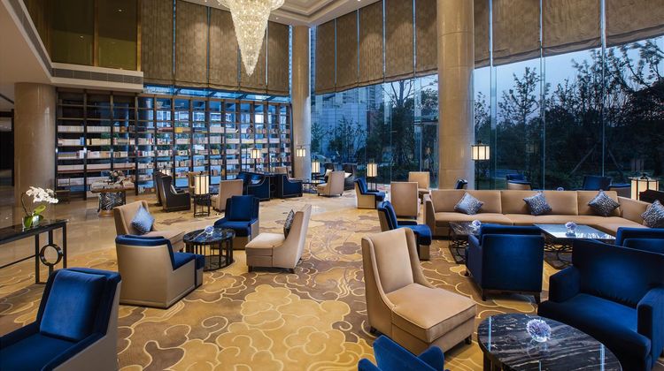 Hilton Wuhan Riverside Lobby