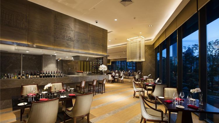 Hilton Wuhan Riverside Restaurant
