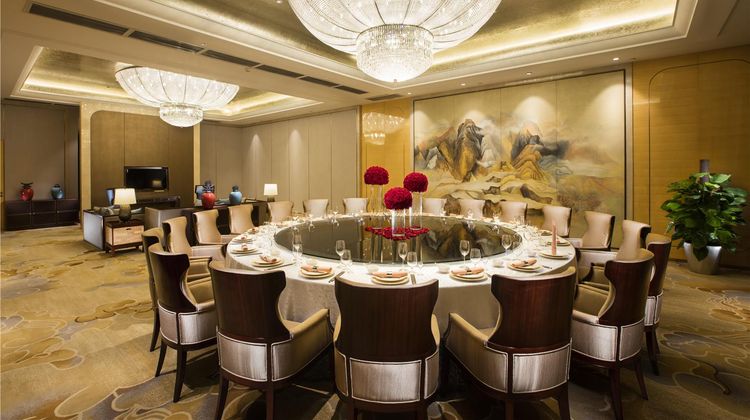 Hilton Wuhan Riverside Restaurant