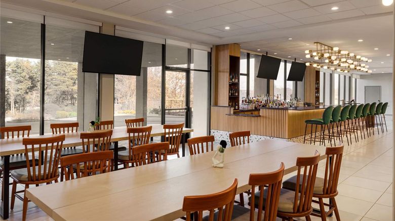<b>Wyndham Garden Atlanta Airport Restaurant</b>. Images powered by <a href="https://iceportal.shijigroup.com/" title="IcePortal" target="_blank">IcePortal</a>.