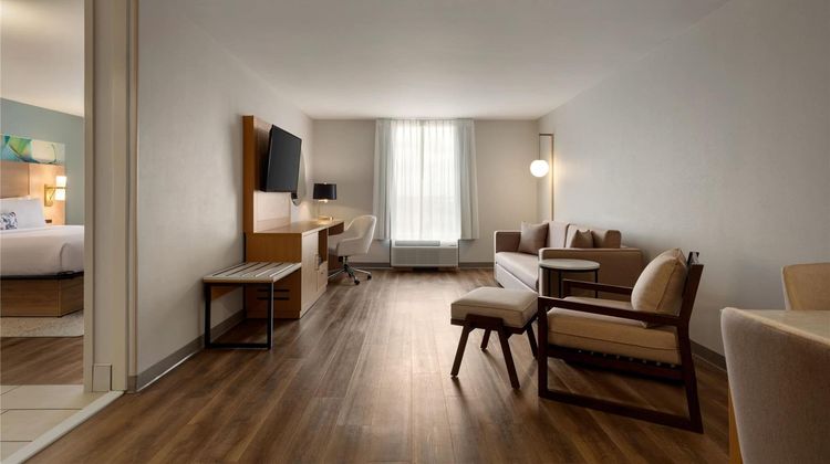 Wyndham Garden Atlanta Airport Suite