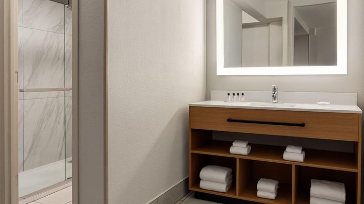 Wyndham Garden Atlanta Airport Room