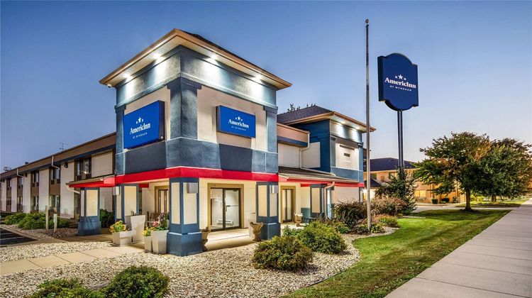 AmericInn by Wyndham Beloit Exterior