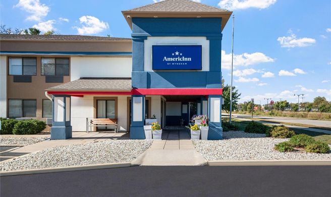 AmericInn by Wyndham Beloit Exterior
