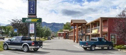 EasyStay Inn & Suites Fernie Exterior