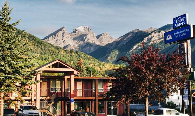 EasyStay Inn & Suites Fernie Exterior