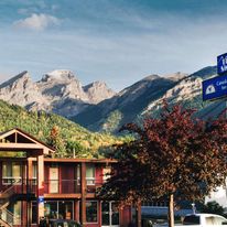 EasyStay Inn & Suites Fernie
