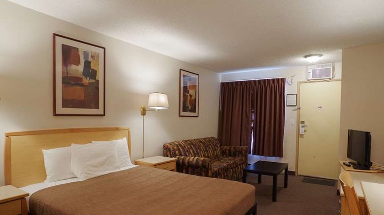 EasyStay Inn & Suites Fernie Room