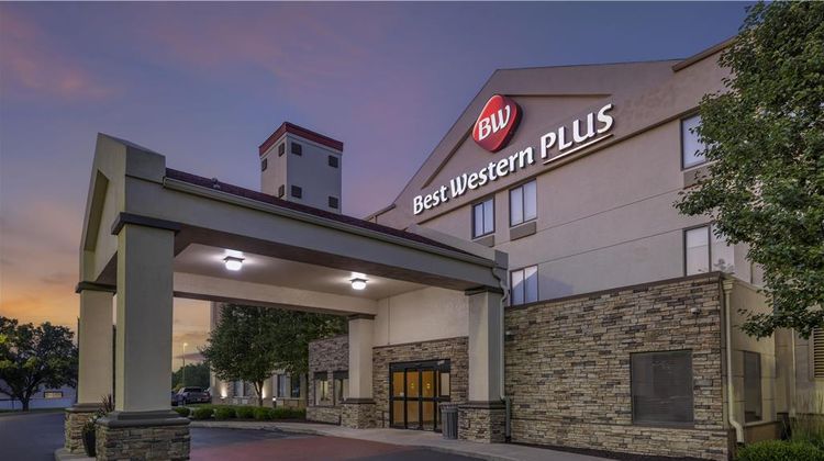 Best Western Plus Lees Summit Inn Exterior