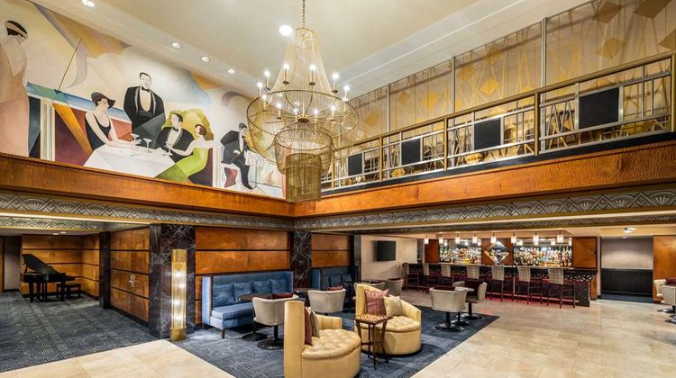 Inn At Great Neck Lobby