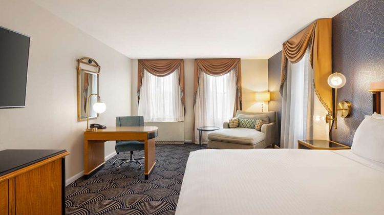 Inn At Great Neck Suite