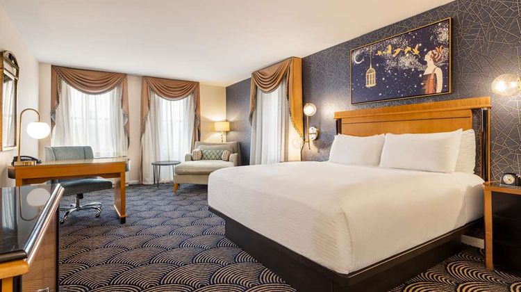 Inn At Great Neck Suite