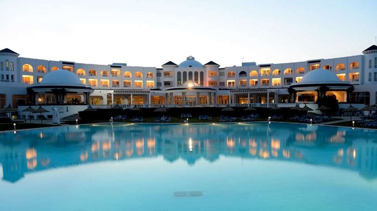Golden Tulip Taj Sultan Resort Pool
