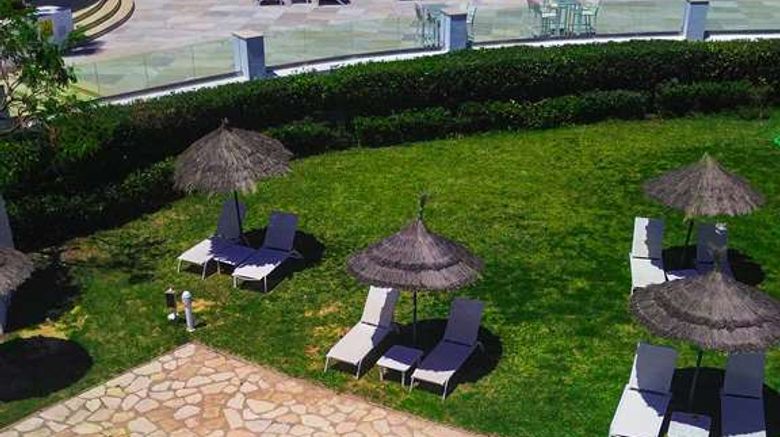<b>Golden Tulip Taj Sultan Resort Pool</b>. Images powered by <a href="https://iceportal.shijigroup.com/" title="IcePortal" target="_blank">IcePortal</a>.