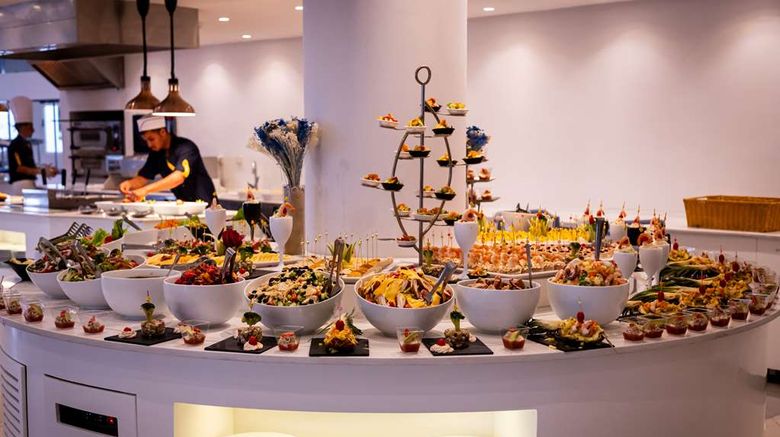 <b>Golden Tulip Taj Sultan Resort Restaurant</b>. Images powered by <a href="https://iceportal.shijigroup.com/" title="IcePortal" target="_blank">IcePortal</a>.