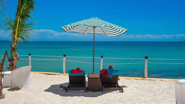 <b>Golden Tulip Zanzibar Resort Pool</b>. Images powered by <a href="https://iceportal.shijigroup.com/" title="IcePortal" target="_blank">IcePortal</a>.
