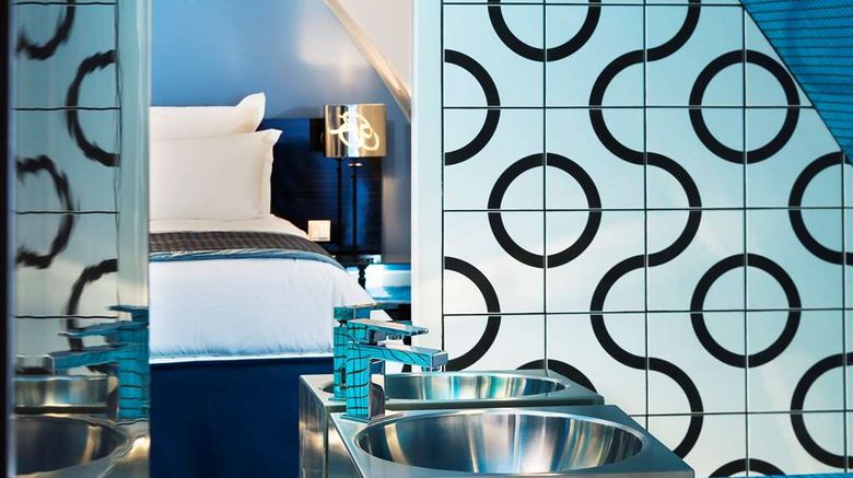 <b>Hotel Le Bellechasse Room</b>. Images powered by <a href="https://iceportal.shijigroup.com/" title="IcePortal" target="_blank">IcePortal</a>.