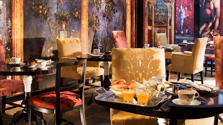 <b>Hotel Le Bellechasse Restaurant</b>. Images powered by <a href="https://iceportal.shijigroup.com/" title="IcePortal" target="_blank">IcePortal</a>.